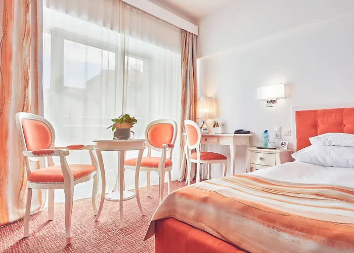 Continental Forum Hotel 4*