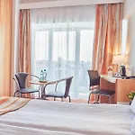 Hotel Continental Forum 4*