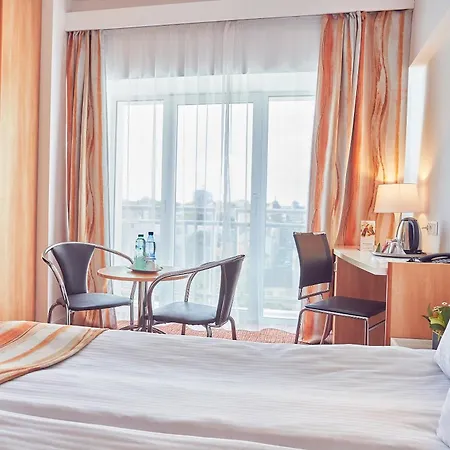 Szálloda Continental Forum 4*
