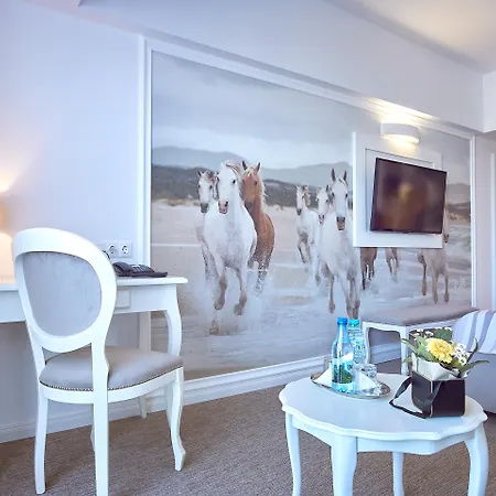 Hotel Continental Forum 4*