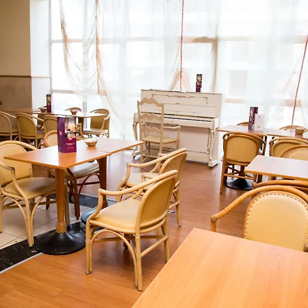 Continental Forum Hotel 4*