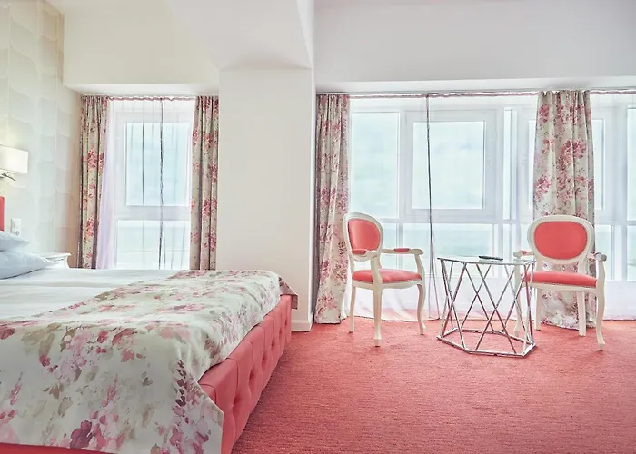 Continental Forum Hotel 4*