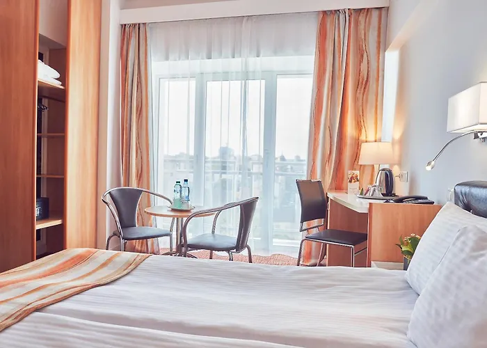 Hotel Continental Forum 4*